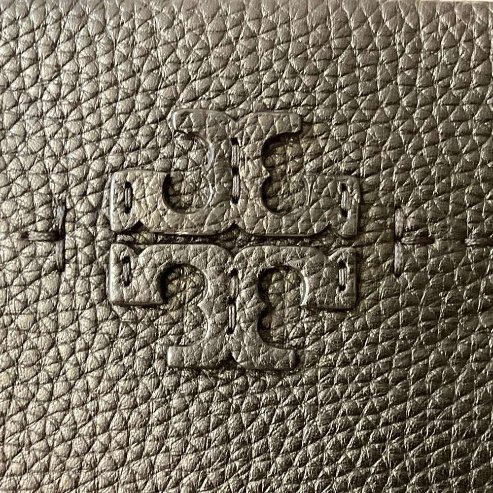 NEW Tory Burch Devon Black Pebble Leather Crossbody Bag NWOT - Picture 4 of 12